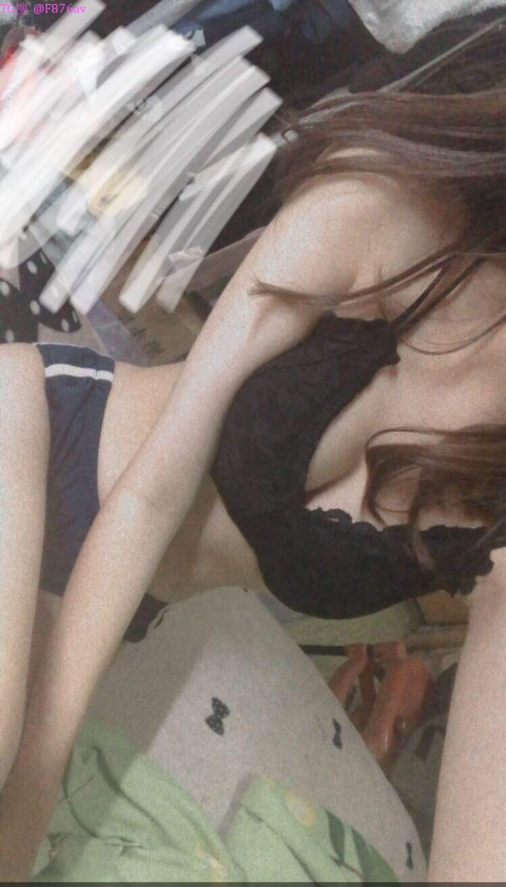 Gạ cô em mông tròn bú buồi cực đã